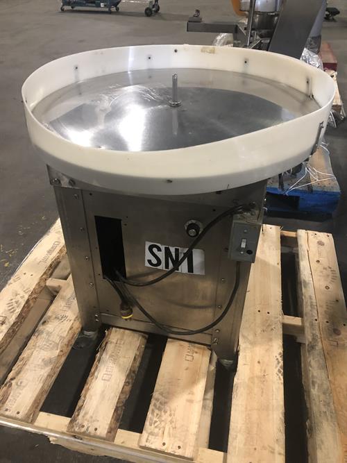 30" Diameter Stainless Steel Accumulating Table