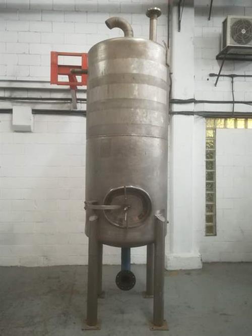 Stainless steel  528 gallon closed tank
