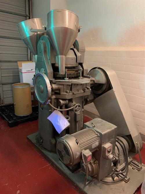 Stokes model DD2 31 station tablet press