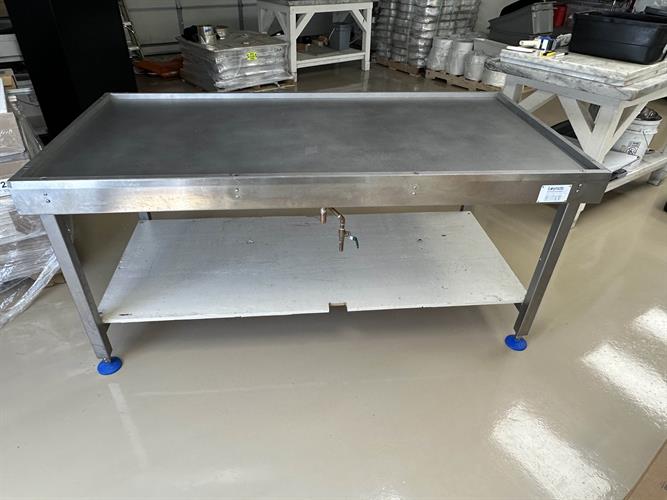 Loynds 3' x 6' Cooling Table