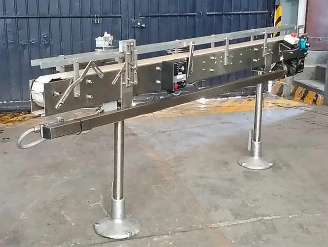 Stainless steel flat top chain  conveyor