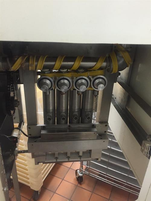 Smith 4-Outlet Nut Cluster Machine