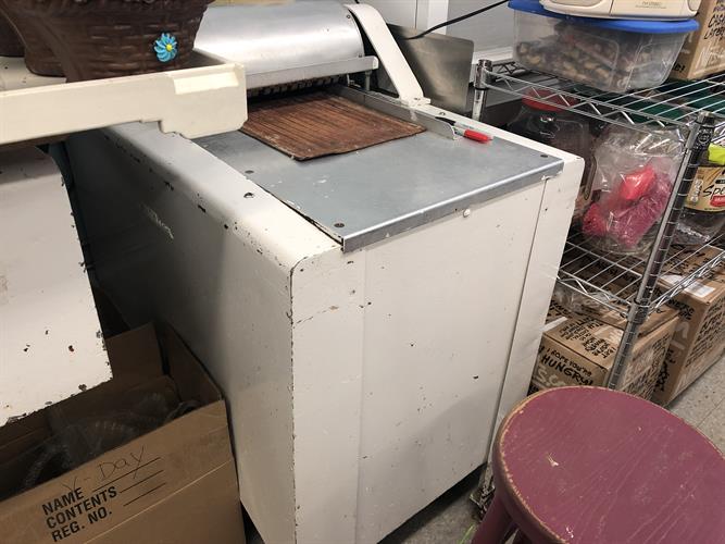 Smith 12" Wide Caramel Cutter