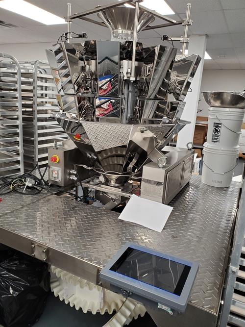 10-Head Rotary Scale Weigher with Smooth Buckets and platform