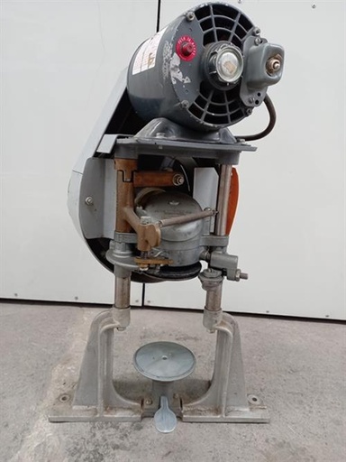 [M11263] Dixie model  24 Can Seamer