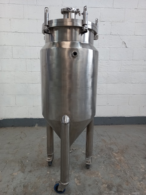 Stainless steel  26 gallon jacketed pressure tank