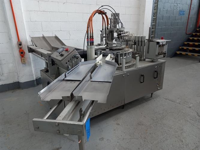 Bausch & Stroebel model AFV6015 6 piston ampoule filler/sealer