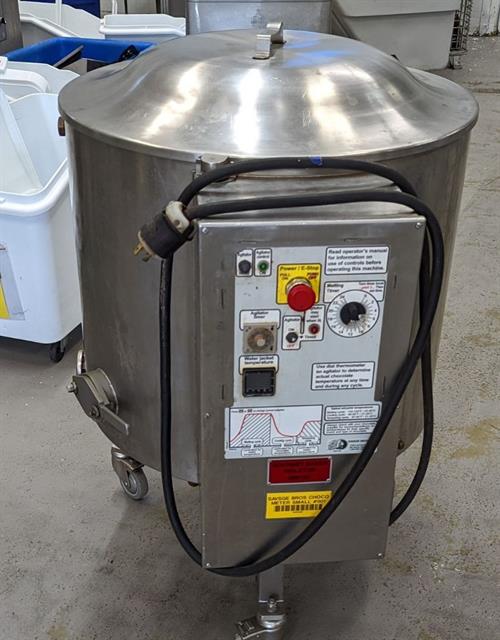 Savage 200lb Stainless Steel Chocolate Melter/Conditioner with Metering Pump