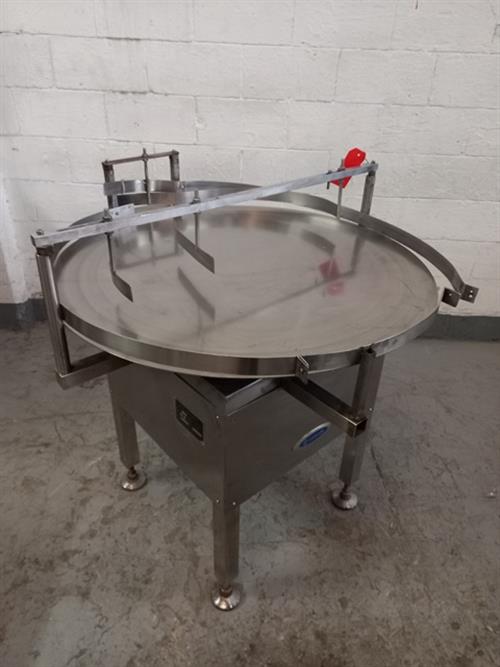 Vanguard 40” diameter stainless steel accumulating table