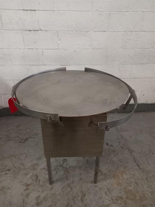 Stainless steel 32”accumulating table
