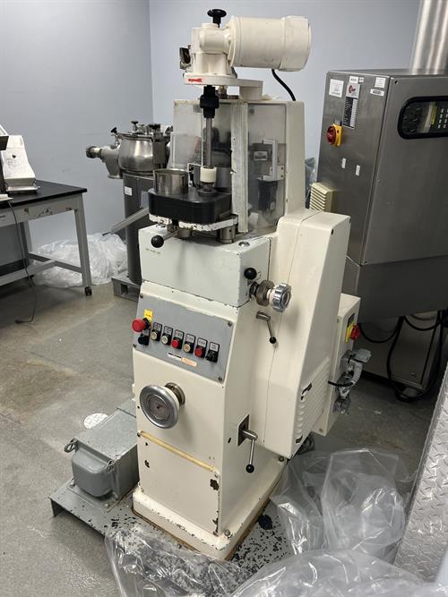 Korsch Model PH106-DMS 6 Station Tablet Press