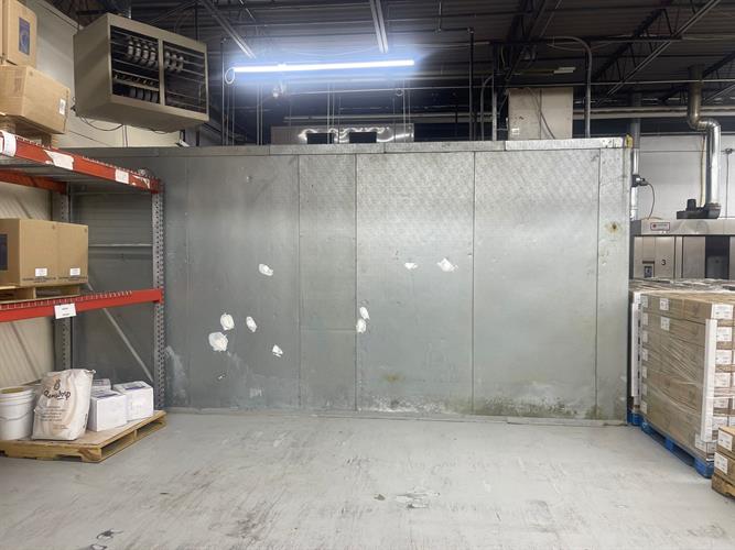 Freezer Walk-In 18ft 8" x 18ft 8" x 8.5 ft tall