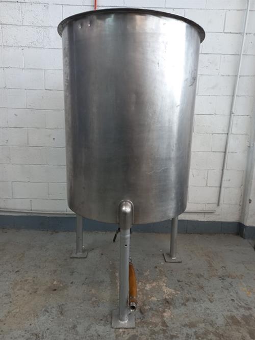 Stainless steel 242 gallon tank