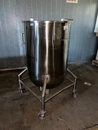 [84894] 30&quot; diameter x 54&quot; deep stainless steel tank