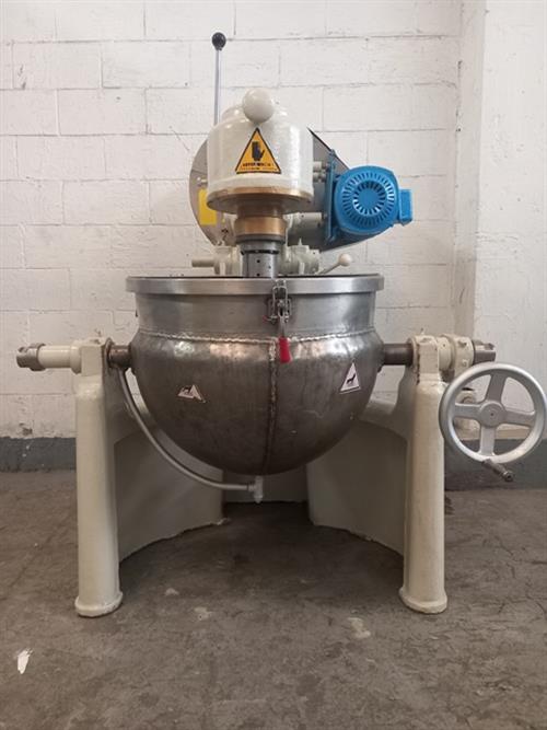 Stainless steel jacketed  26 gallon cooking and mixing kettle