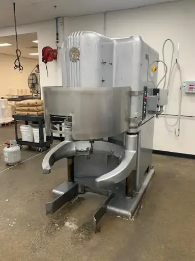 [85360] AMF 340-qt Mixer with (3) SS Bowls