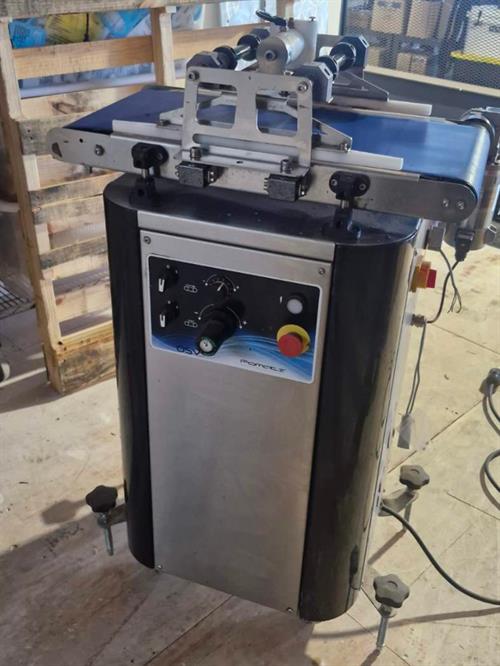 Pomati Model OSV Vibrating Conveyor