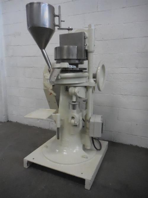 MANESTY D3B 16-STATION TABLET PRESS