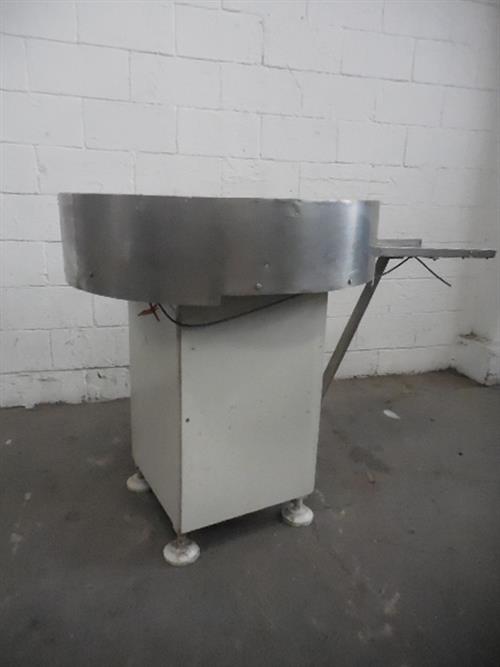STAINLESS STEEL ACCUMULATING TABLE