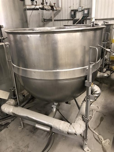 [80620] Lee 150 Gallon Stainless Steel Jacketed Cooking Kettle with Removable Basket