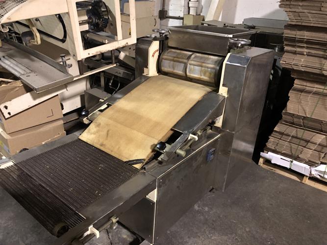 Rotary Molder 18&quot; wide with Tray Feeder