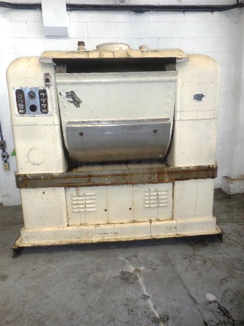 Triumph 1200-lb Roller arm mixer