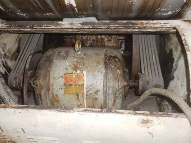 Triumph 1200-lb Roller arm mixer