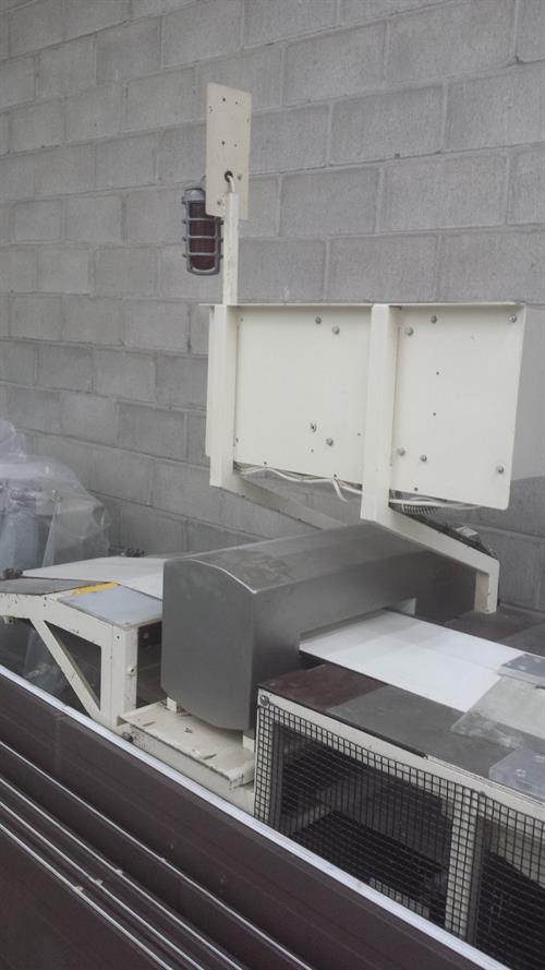 Safeline Metal Detector with Conveyor