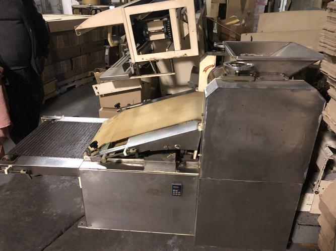 Rotary Molder 18&quot; wide with Tray Feeder