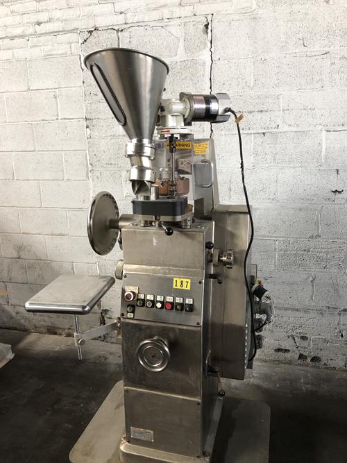 Korsch model PH-106 6-Station Tablet Press