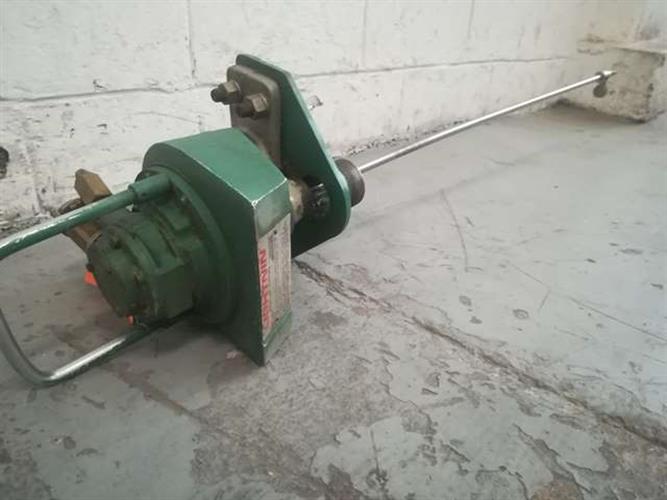 Lightnin' XDA-33 agitator