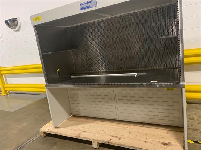 Baker EG-6320 laminar flow hood