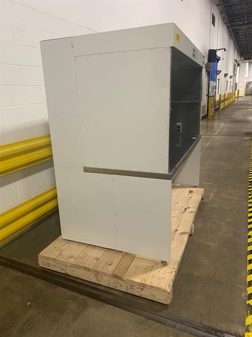 Baker EG-6320 laminar flow hood