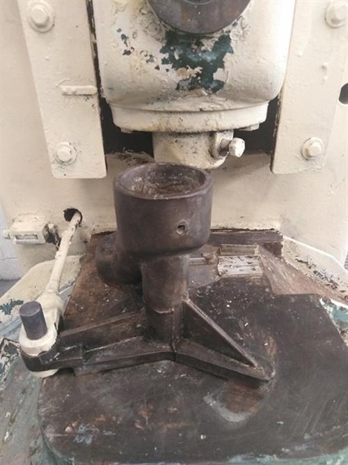 Stokes model R single station tablet press